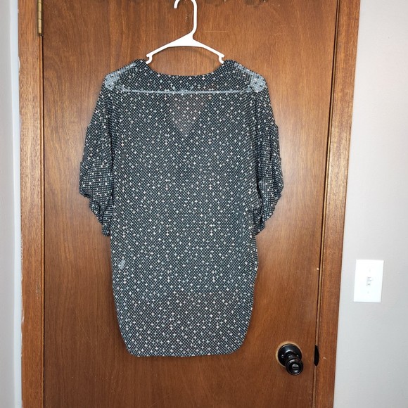 CAbi Swiss Dot Sheer Woman’s Black Short Sleeve Blouse Size Small - Picture 4 of 4